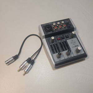 베링거 믹서 302 USB 팝니다.