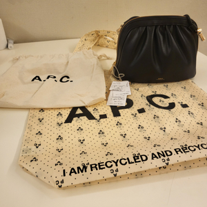 새)A.P.C 복조리가방 + A.P.C천토트백포함 정품