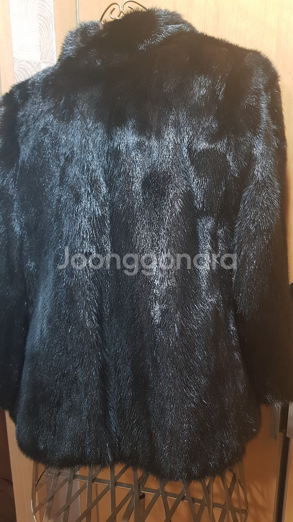 사가밍크 SAGA MINK 블랙 밍크 코트--1