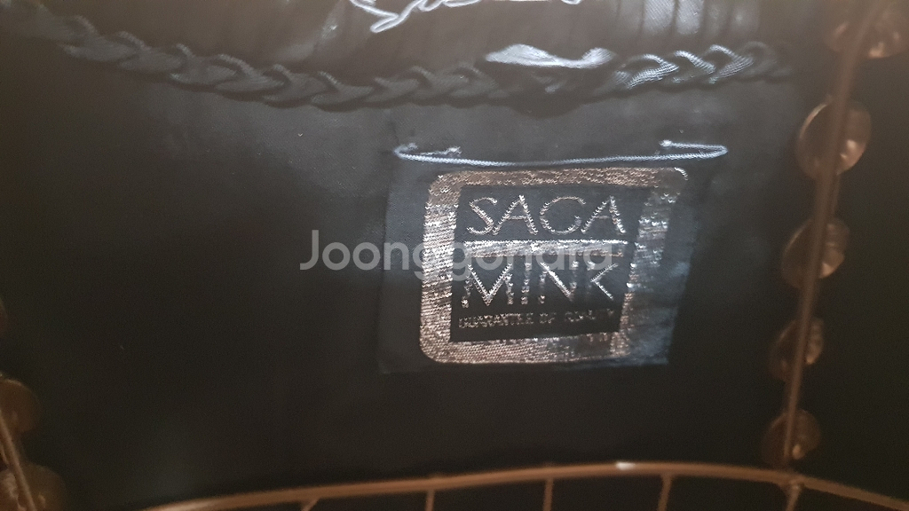 사가밍크 SAGA MINK 블랙 밍크 코트--2