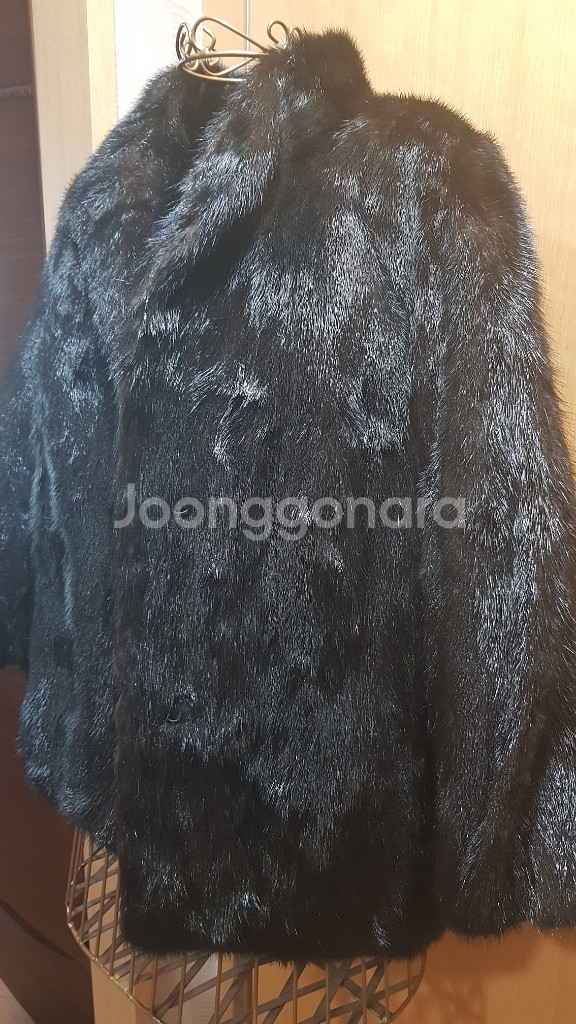 사가밍크 SAGA MINK 블랙 밍크 코트--4