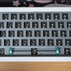 gmk67 화이트 베어본 판매합니다