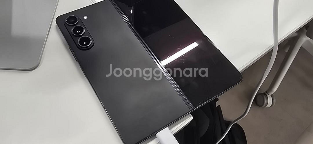 갤럭시 폴드 5 512G 팝니다--2