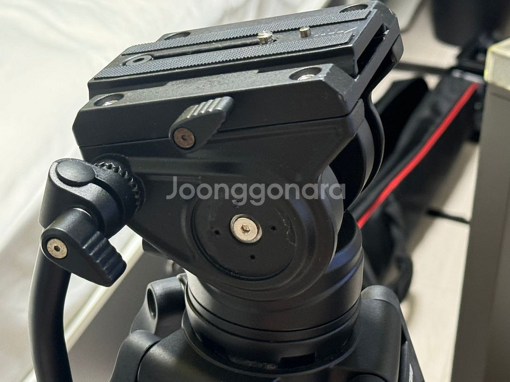호루스벤누 HVD-T900N 유압식 삼각대--1