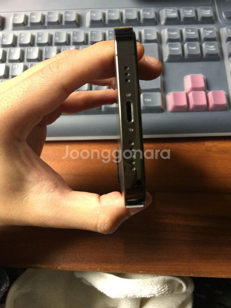 아이폰12프로 128기가 그라파이트 실기스찍힘 x--4
