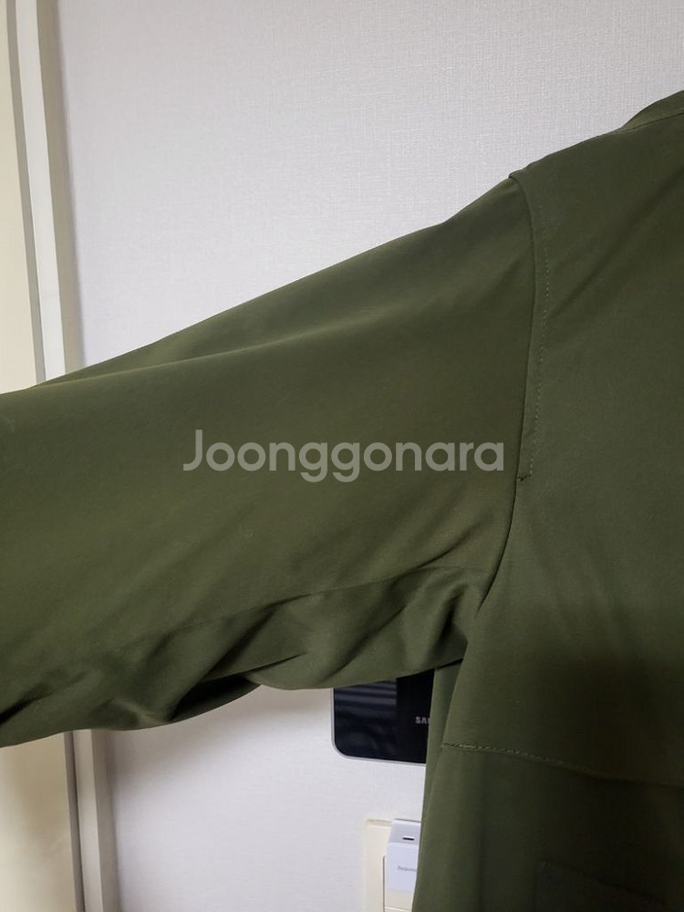 제주 하얏트 쇼핑센터 구매> 거의새상품 카키색 코트--2