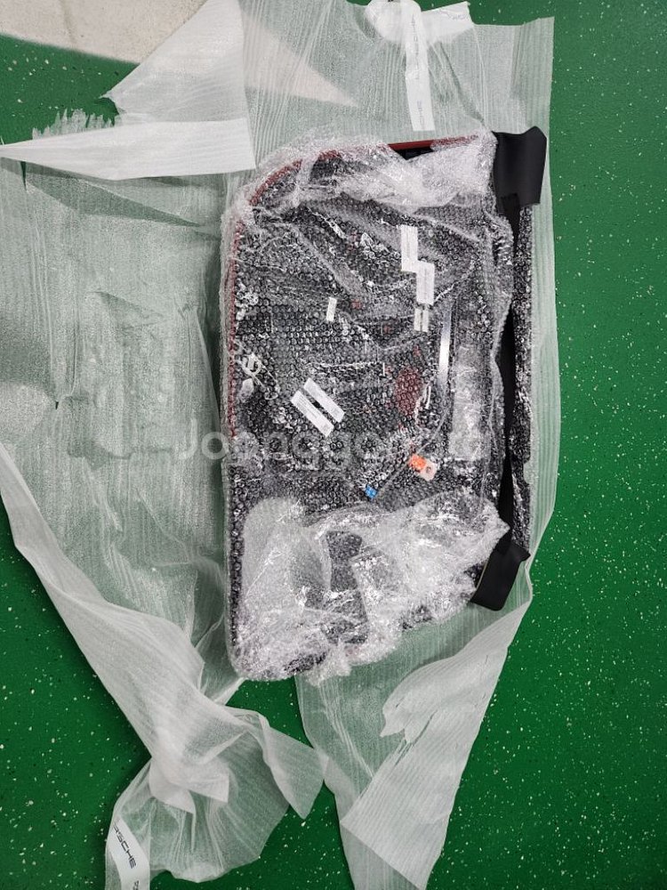 포르쉐 파나메라 조수석 내부 문짝--2