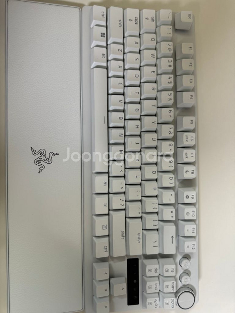 레이저 헌츠맨 v3 pro tkl 화이트 새상품급--1