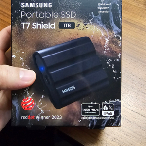 삼성Ssd t7 shield 1tb 판매합니다(미개봉)