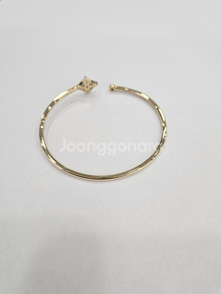 루이비통 18k 골드 이딜 블라썸 트위스트 팔찌--1
