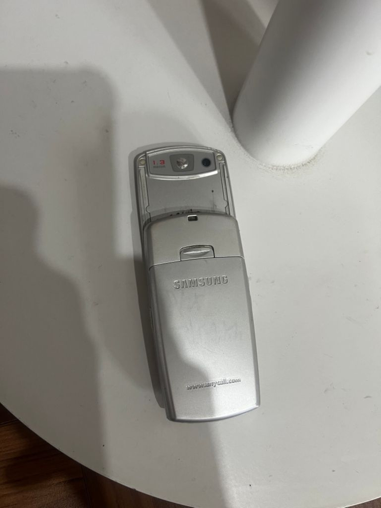 애니콜 휴대폰 핸드폰 폴더폰 공기계 이미지