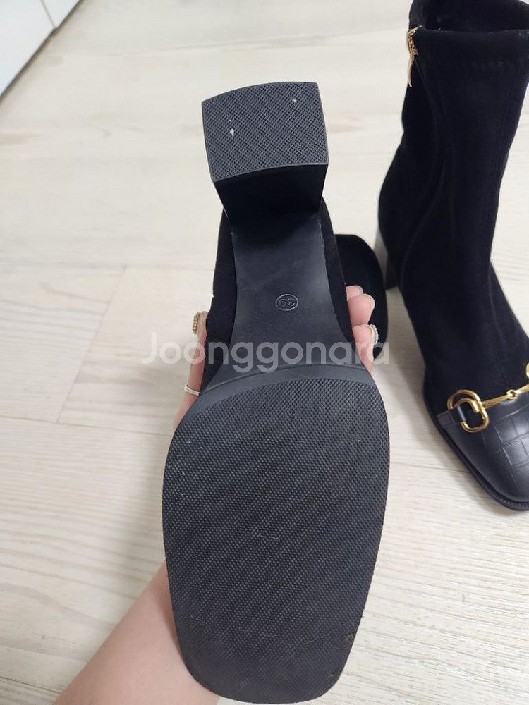 홀스빗 앞코가죽 스웨이드 앵클부츠 6.5cm /24--5