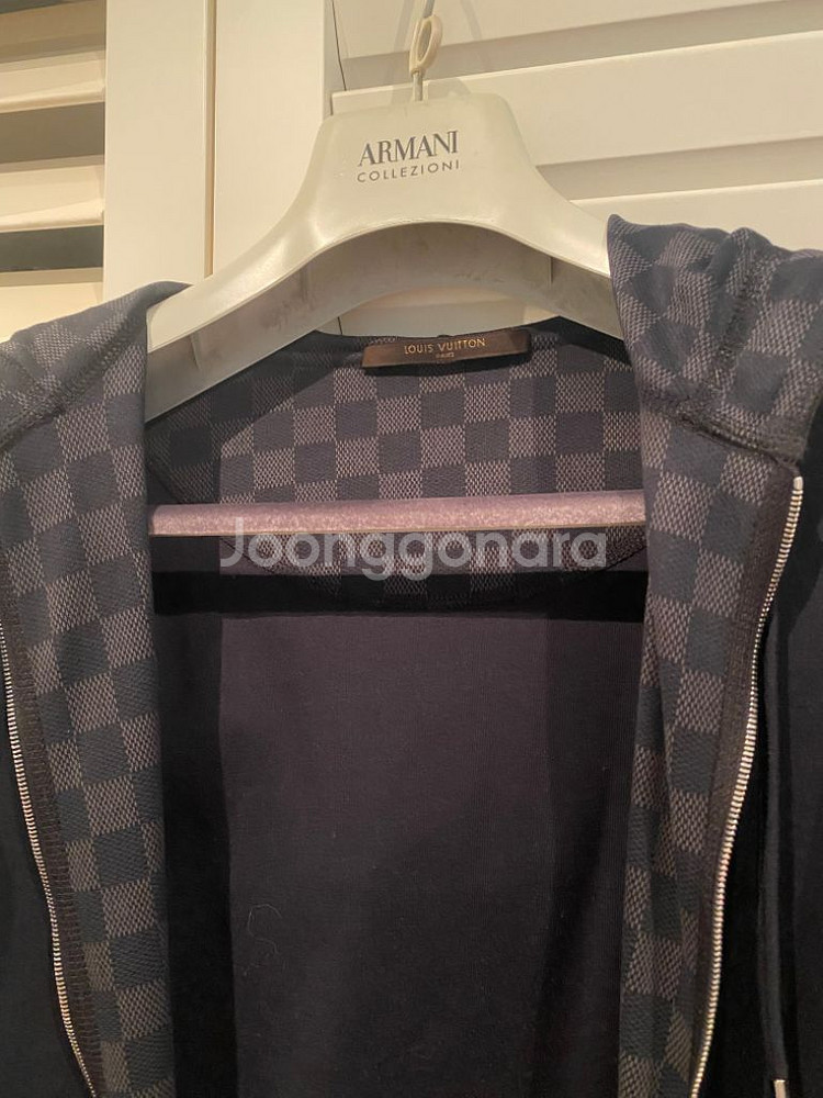 정품 루이비통 모노그램 블랙 후드 집업--1