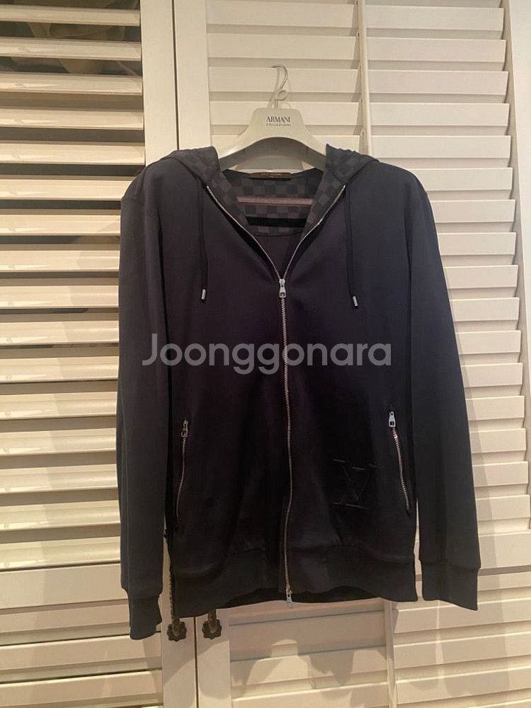 정품 루이비통 모노그램 블랙 후드 집업--4