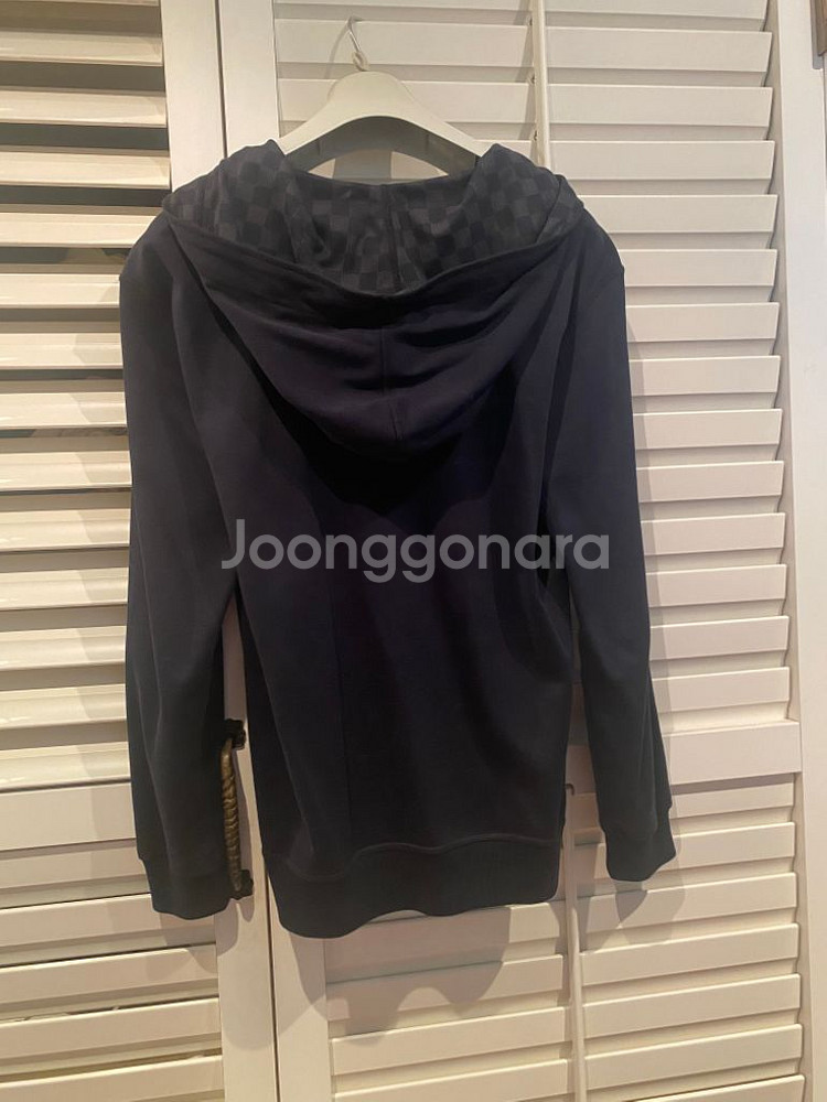 정품 루이비통 모노그램 블랙 후드 집업--3