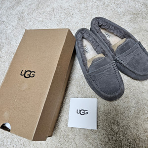 어그 ugg 로퍼 220(미착용)