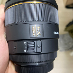 시그마 85mm f1.4 팔식이 소니a마운트 팝니다