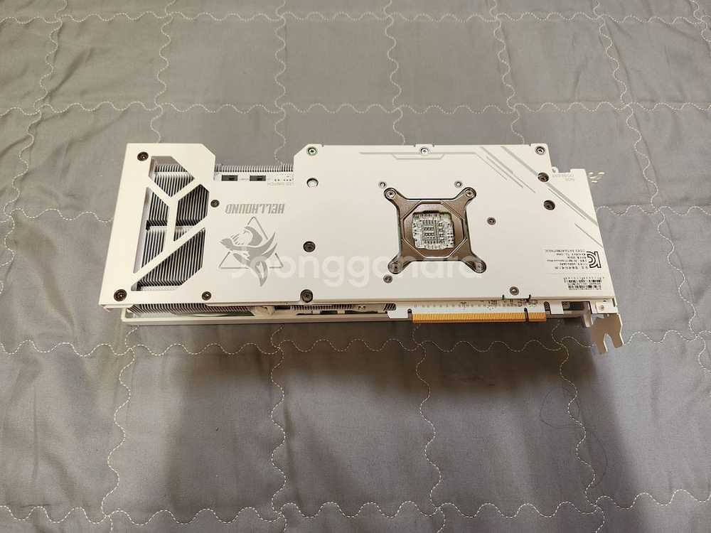 라데온 RX 7800XT 헬하운드 화이트 모델 급처--3