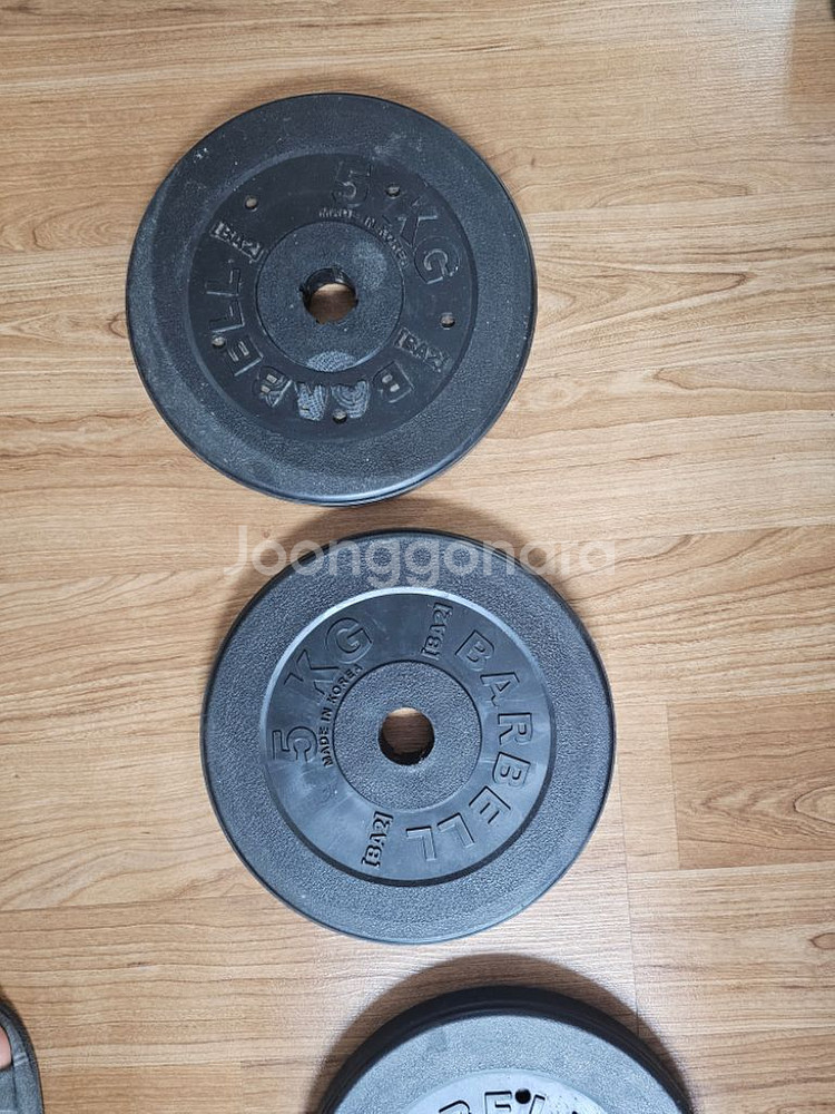접이식 플랫벤치와 덤벨바,원판5kg 4개 팝니다--5