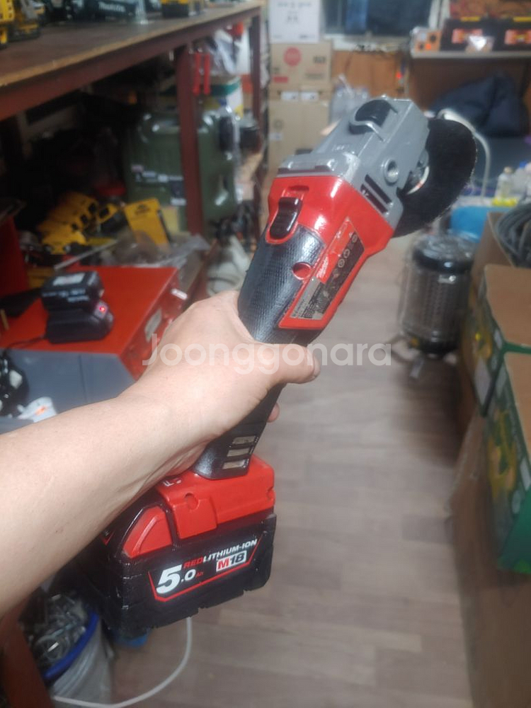 밀워키충전그라인더 M18 FSAG 100X 배터리포함--5