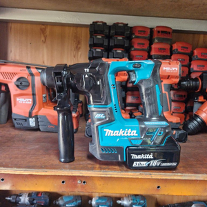 마끼다충전함마드릴DHR171 배터리포함.사진그대로 2번