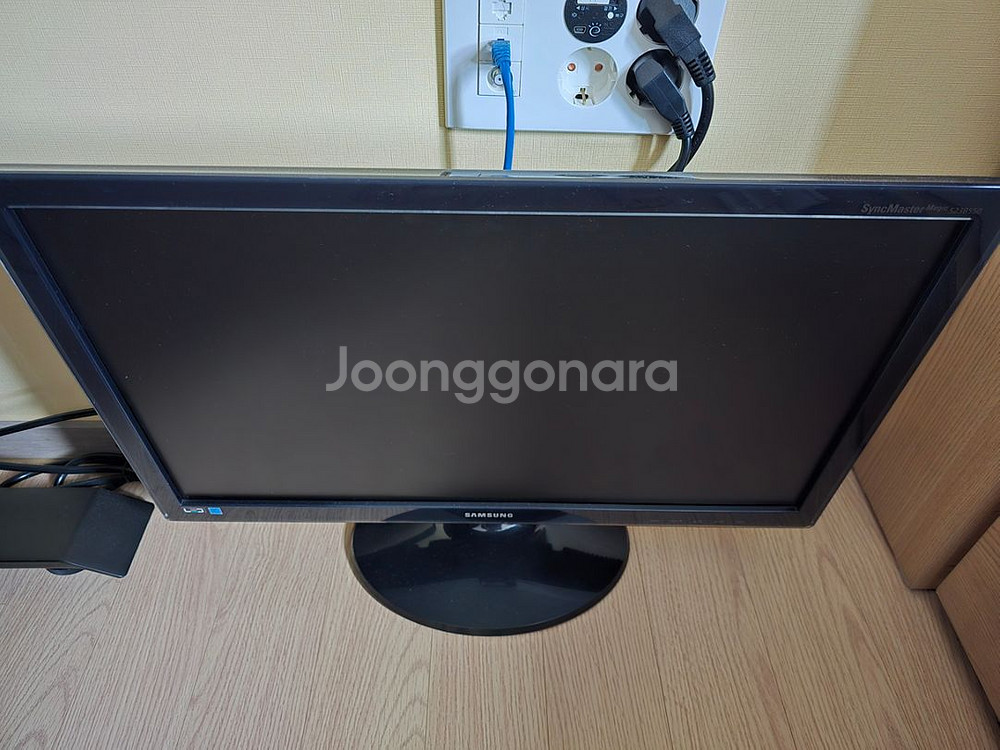 삼성 23인치 모니터 팝니다.--0
