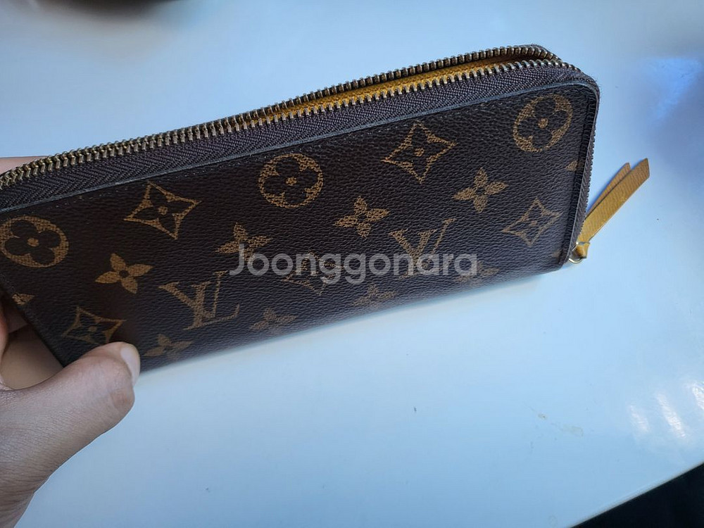 루이비통 월릿 지퍼 장지갑--0