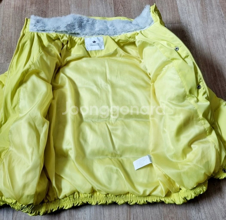 여성 코인코즈 노랑 오리털 숏패딩 S사이즈--2