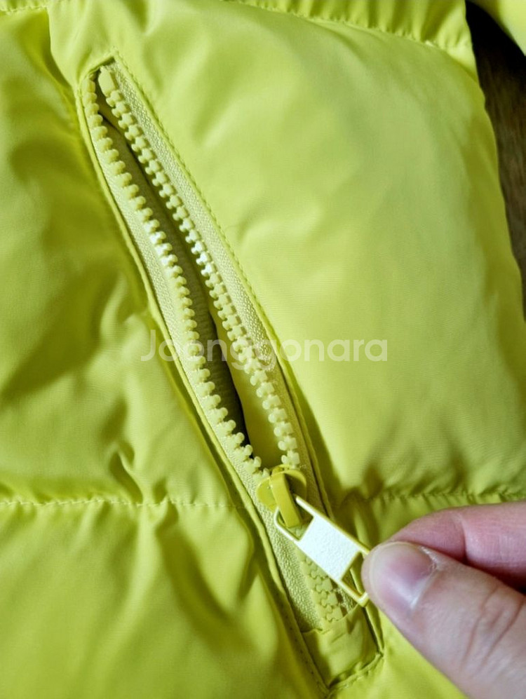 여성 코인코즈 노랑 오리털 숏패딩 S사이즈--5