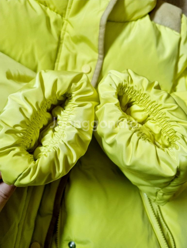 여성 코인코즈 노랑 오리털 숏패딩 S사이즈--8