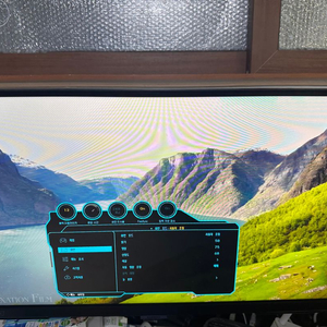 삼성 게이밍 모니터 G4 240hz + 모니터암