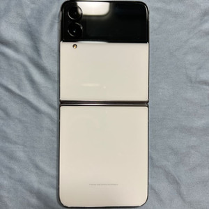 플립4 화이트 우영우에디션(새제품급)[더이상 인하X]