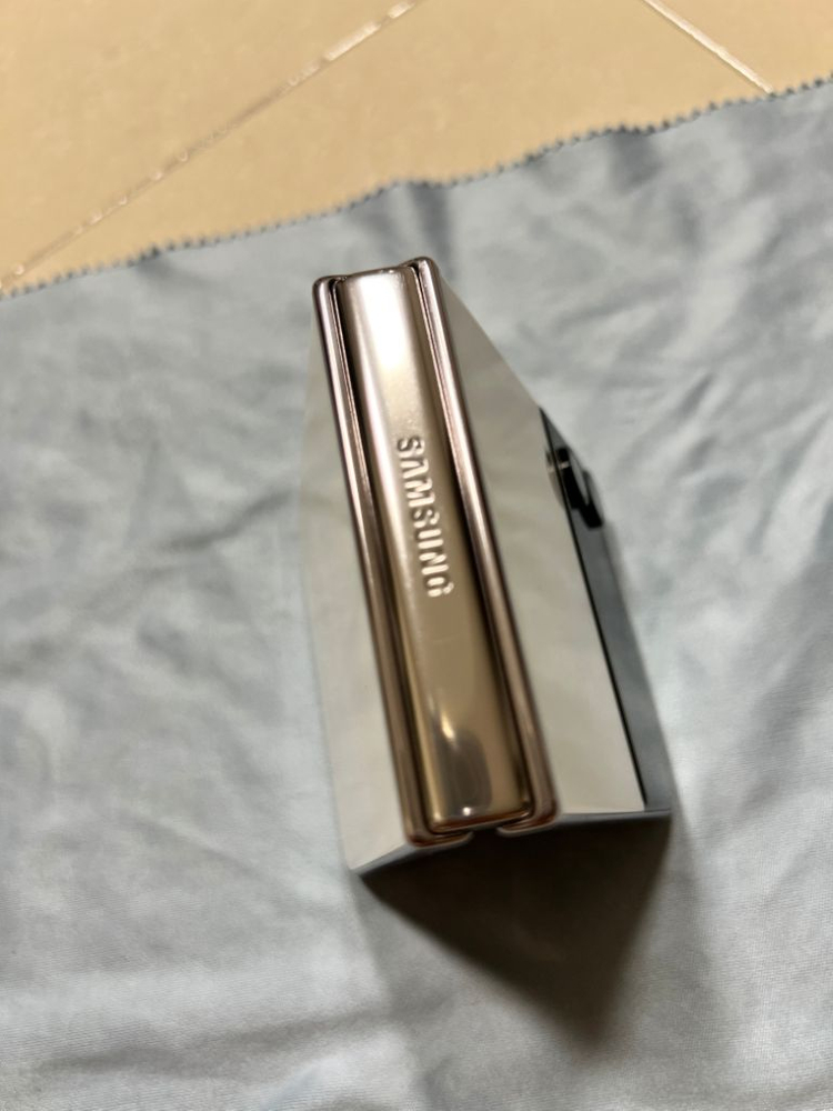 플립4 화이트 우영우에디션(새제품급)[더이상 인하X]--7