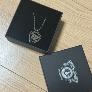 더보이즈 목걸이