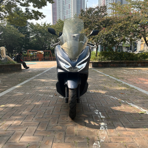 pcx125 블루색상 20년식 판매합니다