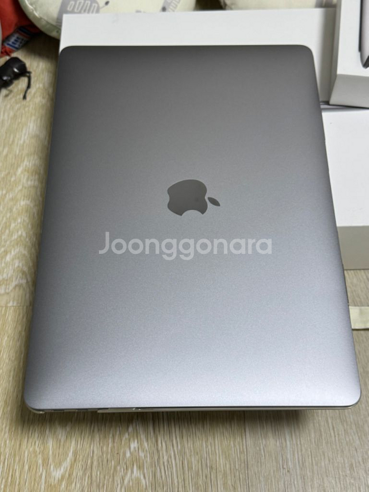 맥북에어 13인치 8GB 256GB 거의 새상품--1