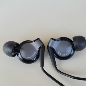 SONY MDR-EX700SL 이어폰 팝니다