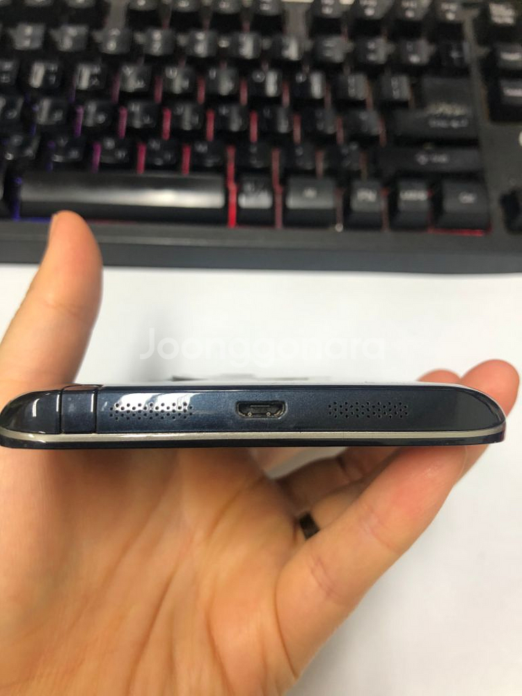 LG 뷰3 블랙 외관깔끔 16GB 추억의폰 공신폰--3