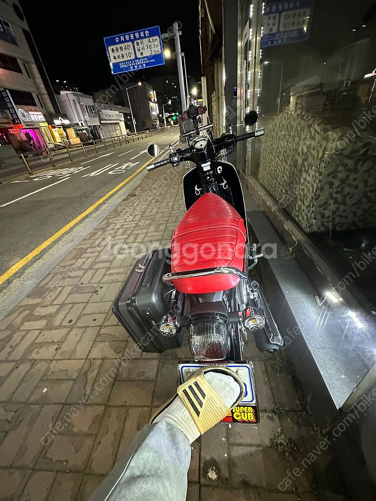 2022년식 슈퍼커브 2300km 블랙 풀튜닝--2