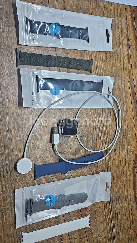 애플워치 SE1 40MM 급처(스트랩 6개)--1