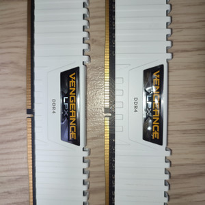 커세어 벤젠스 LPX DDR4 3200 (8g x 2)