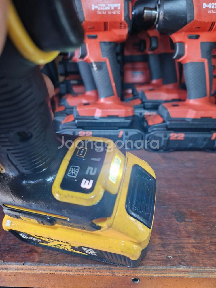 디월트미드토크임팩렌치DCF892 속도조절 배터리포함.6--3