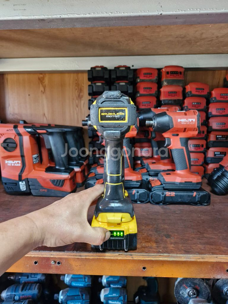 디월트미드토크임팩렌치DCF892 속도조절 배터리포함.6--1