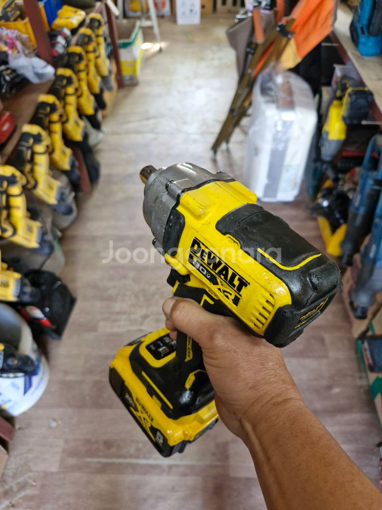디월트미드토크임팩렌치DCF892 속도조절 배터리포함.6--7