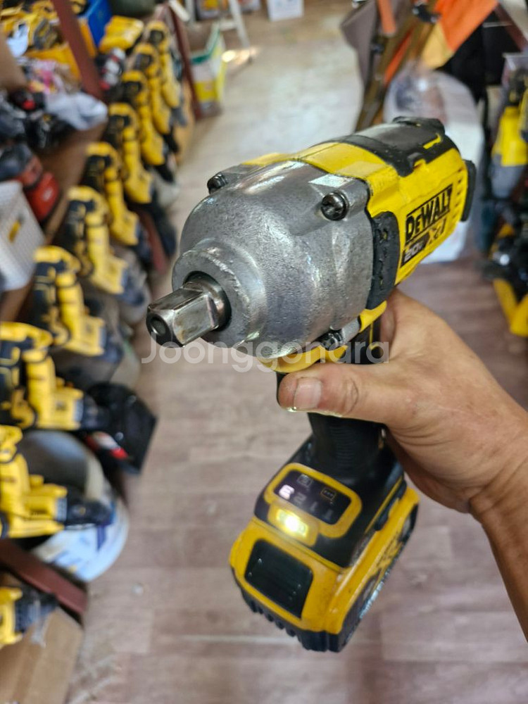 디월트미드토크임팩렌치DCF892 속도조절 배터리포함.6--8