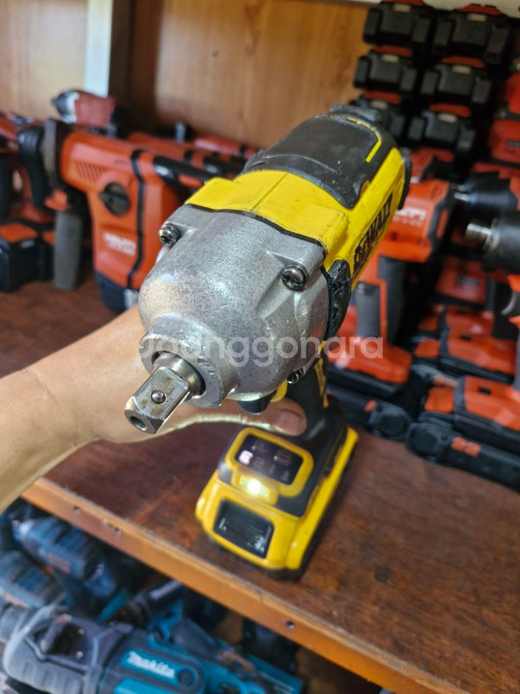 디월트미드토크임팩렌치DCF892 속도조절 배터리포함.6--5