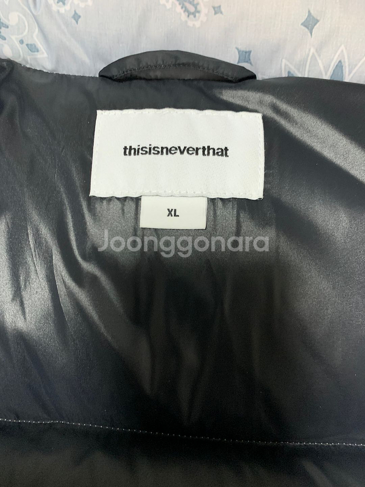 [새상품급]디스이즈네버댓 패딩xl 무늬 패딩 입니다--3