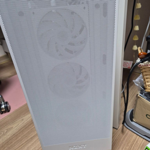 NZXT H7 V2 2024 RGB 케이스 팝니다