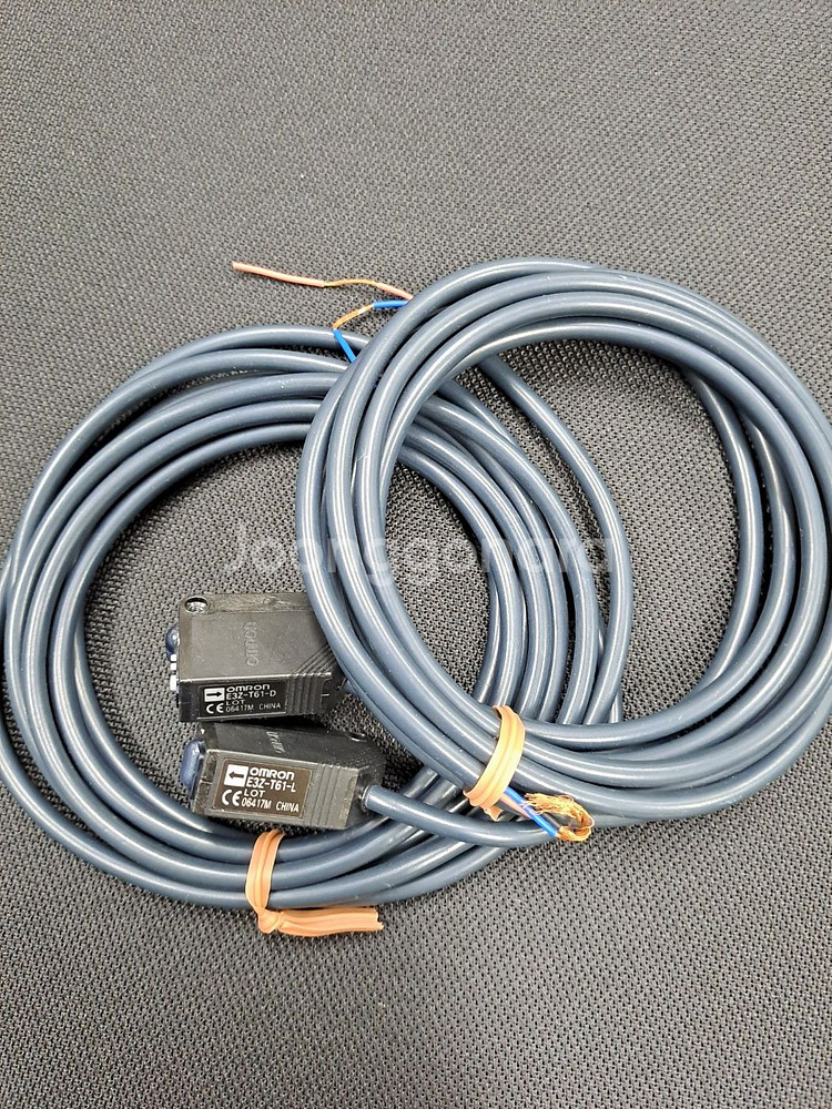 OMRON E3Z-T61 2M 앰프 내장형 광전센서--1