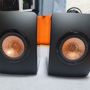 KEF LS50 팝니다.